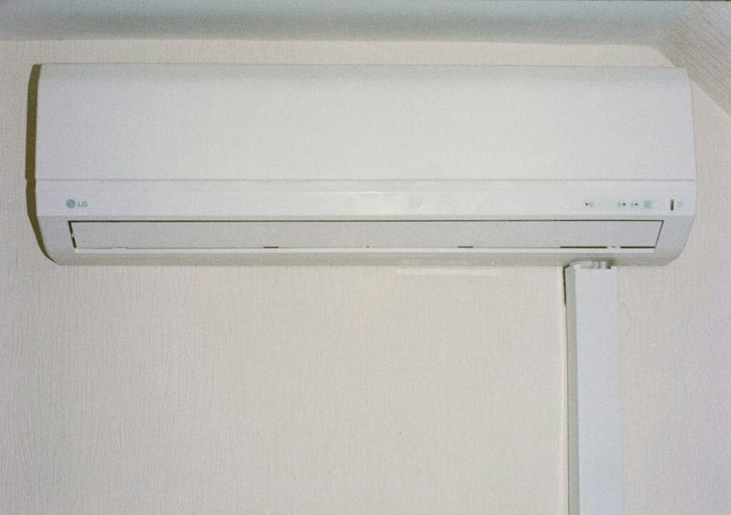 Wall mounted air conditioner